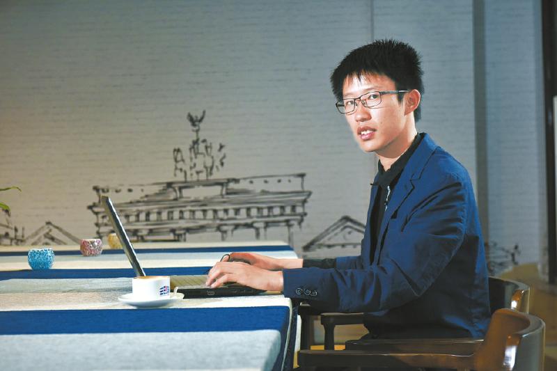 成都创客小镇的年轻人:创业激情洋溢 青春飞扬